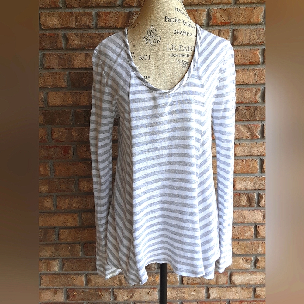 Anthropologie Saturday Sunday Long Sleeve Lightweight Striped Top.